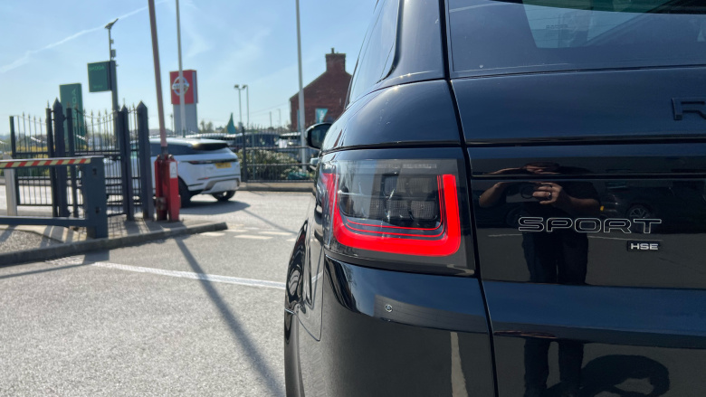 Land Rover Range Rover Sport 3.0 D300 HSE Dynamic Black 5dr Auto Diesel Estate